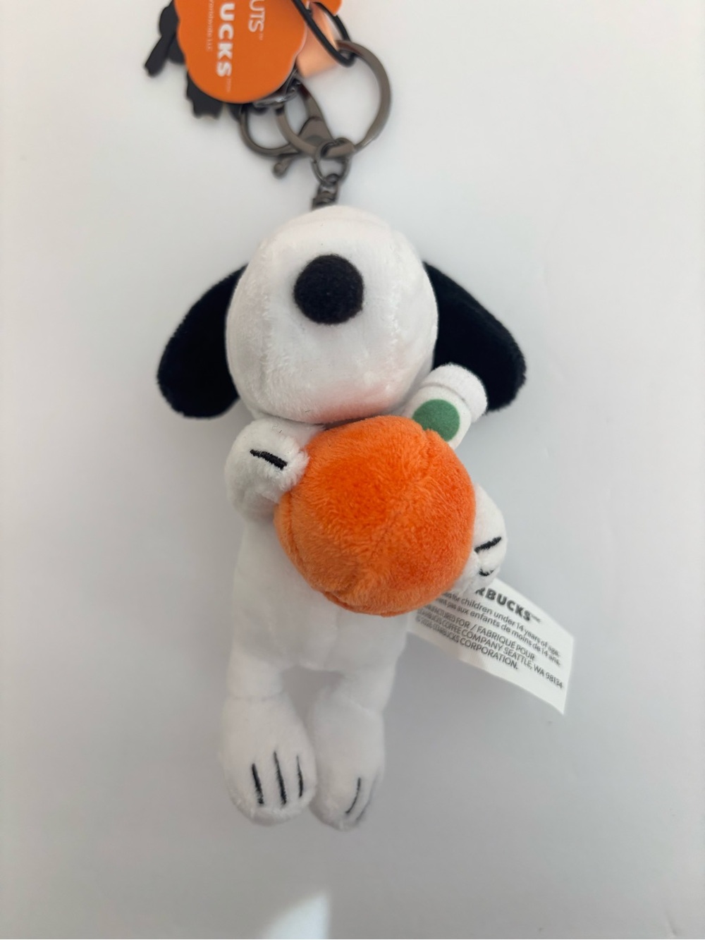 Starbucks x Peanuts Snoopy Pumpkin Plush Bag Charm Keychain NWT HTF - Picture 5 of 6
